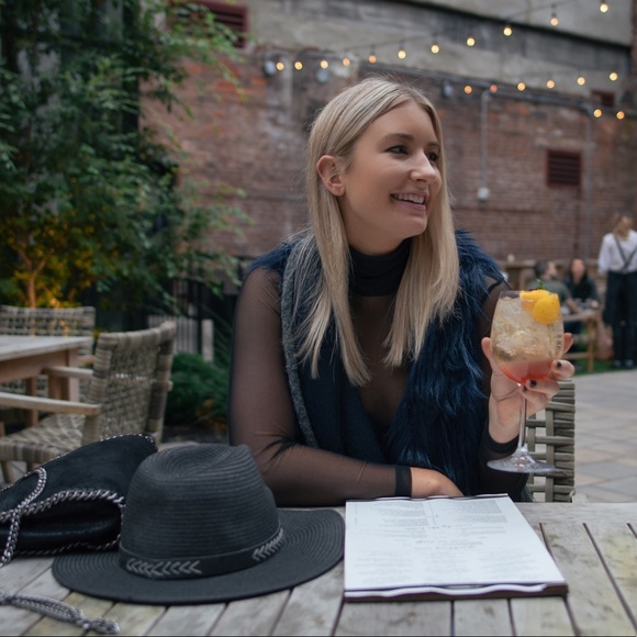 Meet your Posher, Alli - Picture 2 of 6